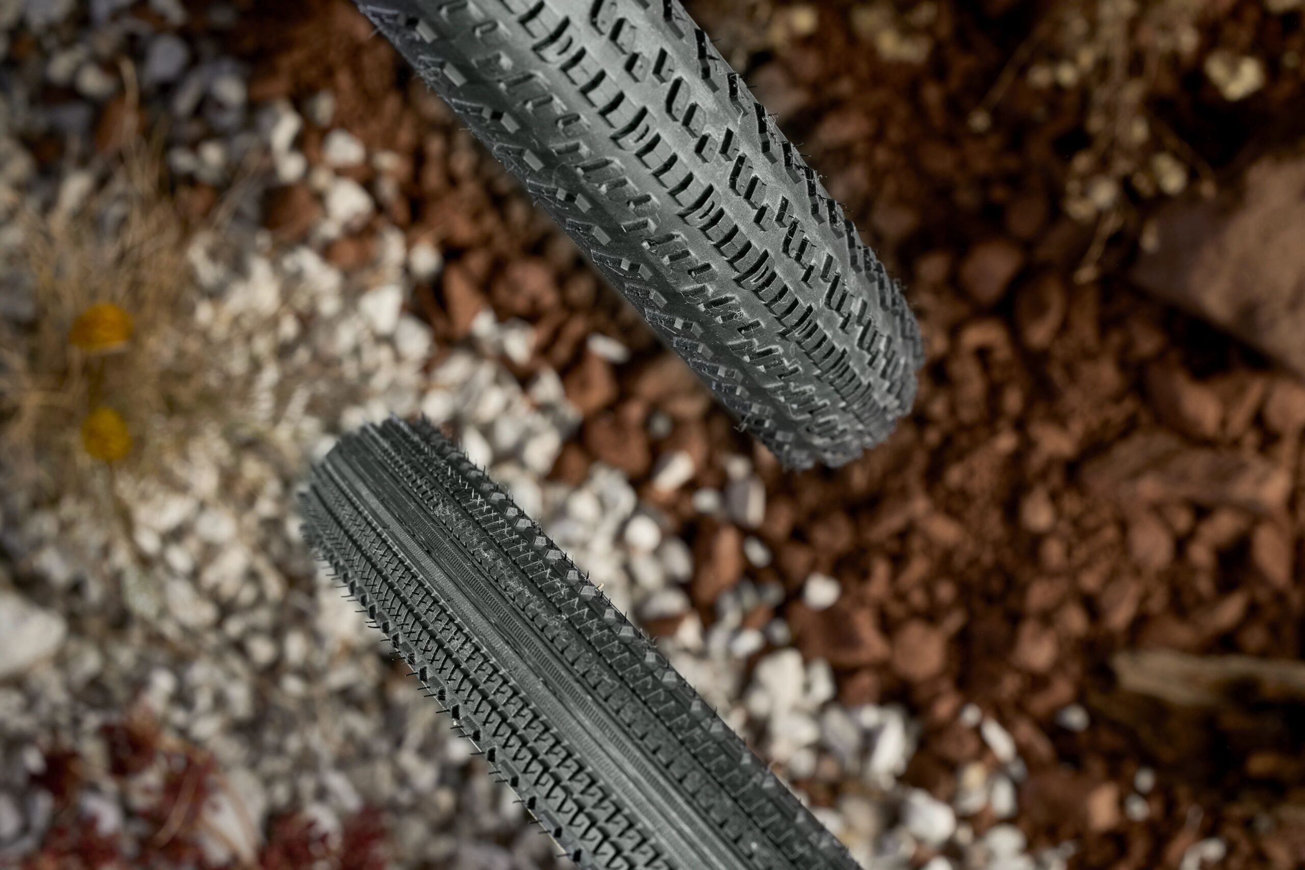 MY24_Betasso_Girona_Gravel_Tires_OrganicSocial_BothTopDown_16x9