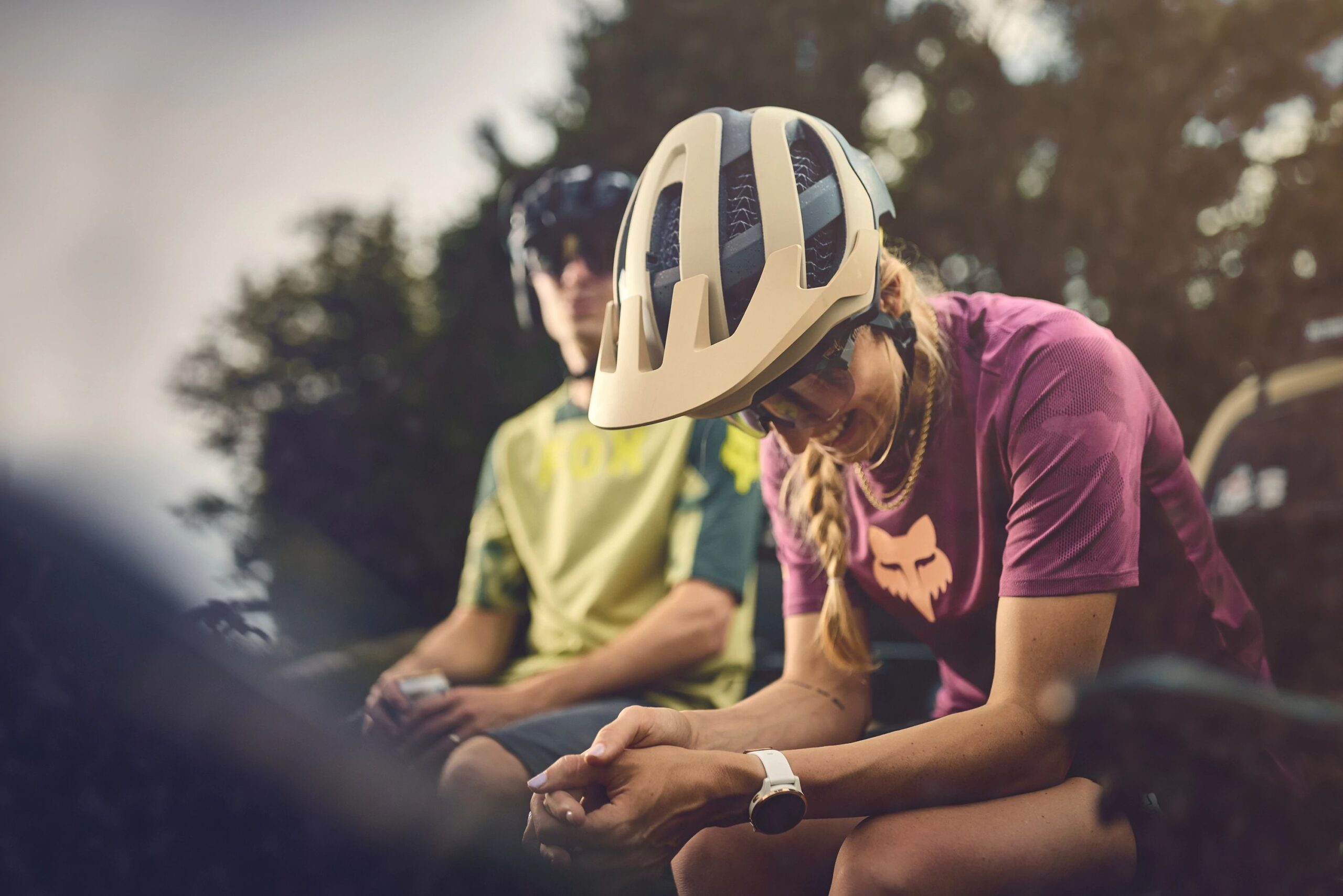 MY25_WaveCel_MTB_Helmet_Lifestyle_28