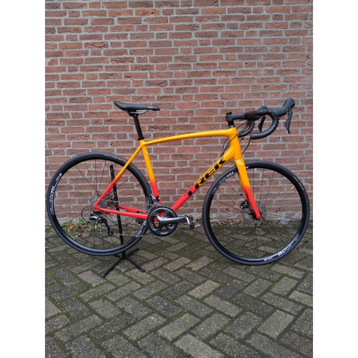 Trek Emonda AL 4 Oranje Geel Heren